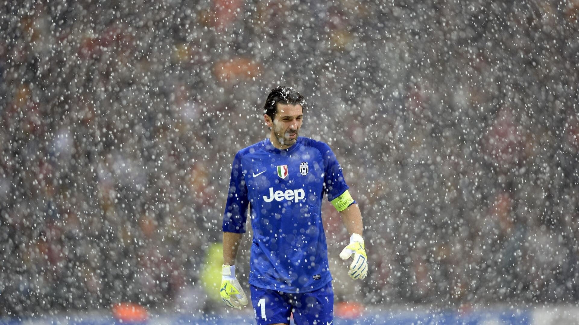 国际热身赛中国足球爆冷 球迷分析比赛失利原因，中国足球队热身赛